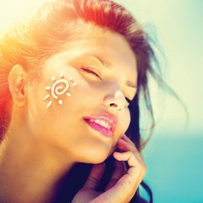 Protectie solara: 7 greseli pe care TREBUIE sa le eviti vara asta