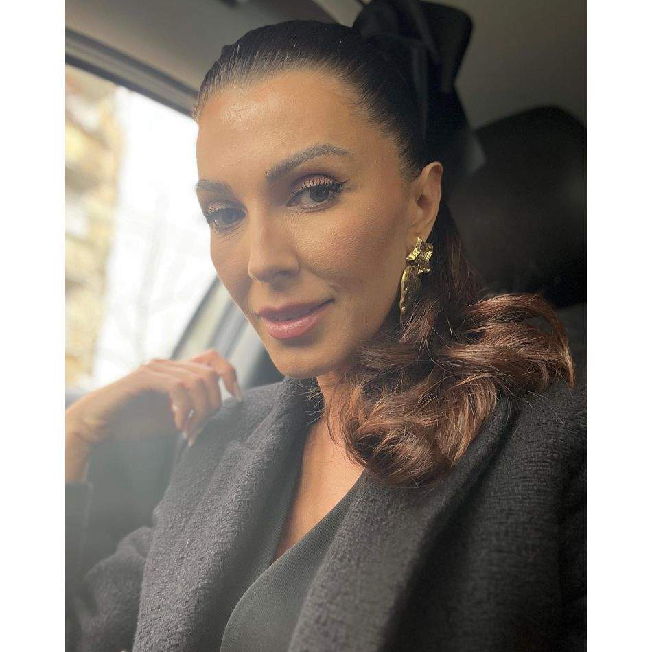 În timp ce Ilinca Vandici anunța despărțirea, Andrei Neacșu era în vacanță alături de o tânără misterioasă