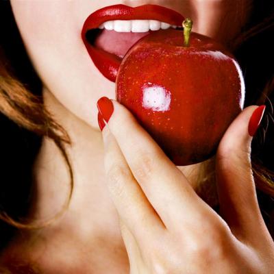 Studiu: Consumul de mere are un efect afrodisiac asupra femeilor