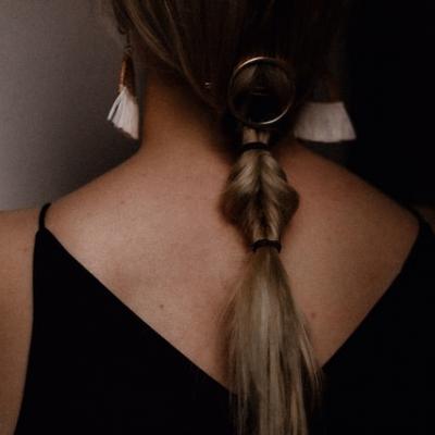 Ponytail: o coafură actuală în doar câteva minute