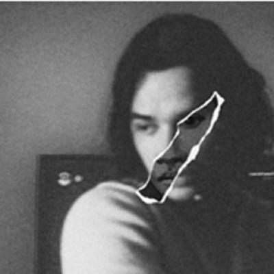 rareș cântă despre acea Jumătate