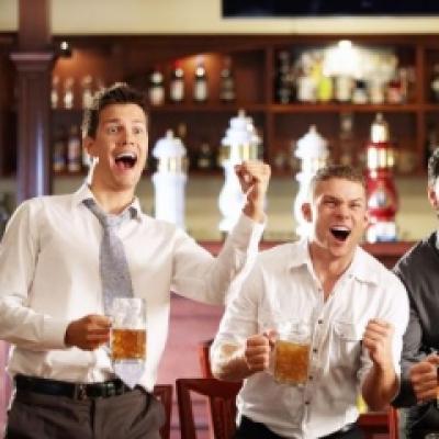 Barbati, treziti-va! 20 de replici penibile de agatat