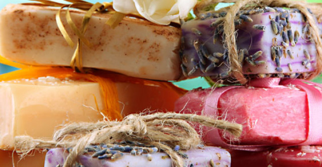 10 Sapunuri NATURALE fara substante toxice