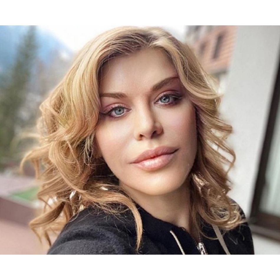 Loredana Groza a strălucit la aniversarea vârstei de 53 de ani! Uite cum a petrecut vedeta în club