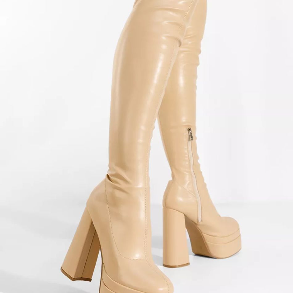 Vedetele sezonului rece: Cizmele lungi de damă