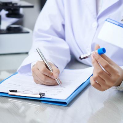4 teste medicale esențiale pentru sănătatea femeilor