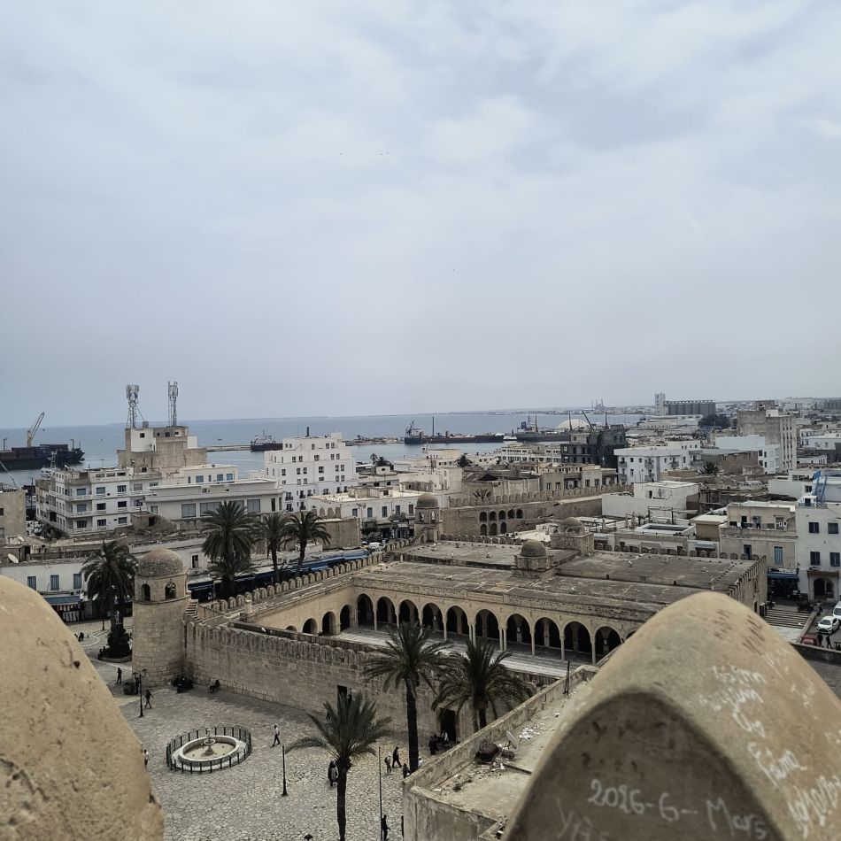 Ce nu îți spune nimeni despre vacanța în Tunisia. Cum m-a cucerit prin oamenii, culorile și atmosfera ei autentică
