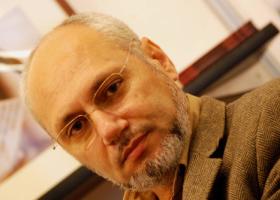 Percheziții și acuzații grave în dosarul Cristian Andrei. Psihoterapeutul, suspectat de agresiuni sexuale și înșelăciune