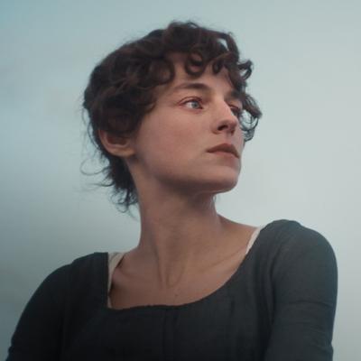 Cele mai noi imagini din serialul Mândrie și Prejudecată sunt aici. Cum arată Elizabeth Bennet și Domnul Darcy