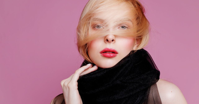 O eșarfă sau un fular bine ales îți poate schimba instant ținuta! Descoperă tendințele sezonului din magazine! 