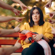 Despre internet si presiunea de a fi mame perfecte