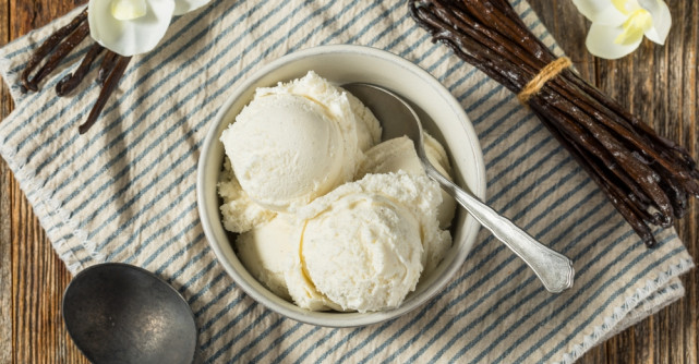 Rețetă înghețată de casă cu fructe - Delicioasă și ușor de preparat