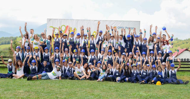 Prima stație smart de mobilitate electrică din Brașov, construită  de elevii din Tabăra Meseriașilor din Țara lui Andrei