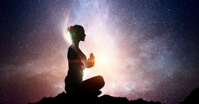 4 Mantre puternice pentru a iti gasi puterea interioara pentru fiecare saptamana din luna noiembrie