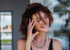 Garderoba-investiție: 4 principii pentru a construi un stil atemporal, de la haine la bijuterii