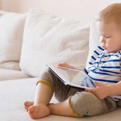 Autismul VIRTUAL: 5 informații pe care orice părinte trebuie să le cunoască