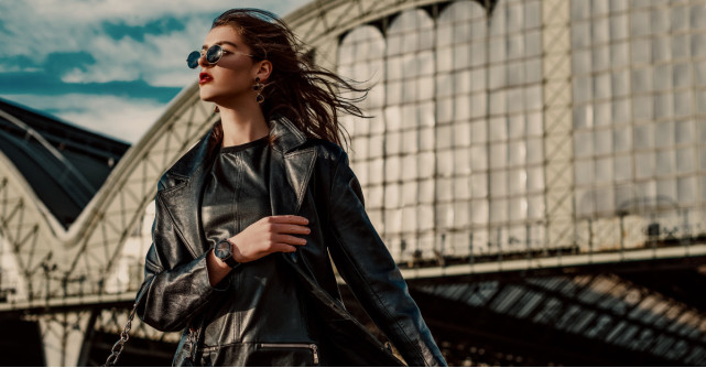 5 articole vestimentare pe care trebuie să le cumperi acum pentru că vor fi vedetele toamnei!