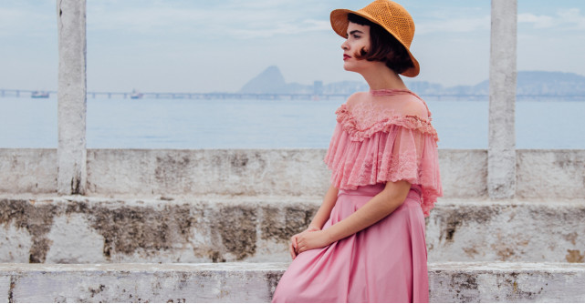 9 bluze in trendurile pentru primavara 2017 la reduceri