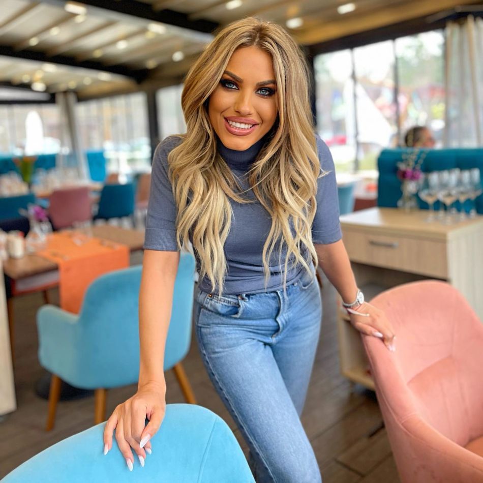 Problemele de sănătate au făcut-o pe Amna să își anuleze concertele! Artista a ajuns pe mâna medicilor