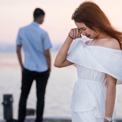 Durerea trădării în iubire: Când încrederea în persoana iubită este spulberată pentru totdeauna