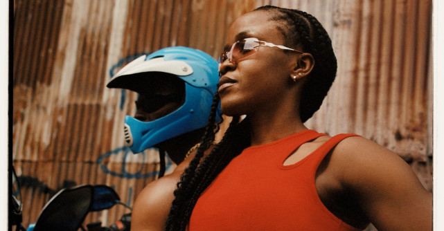 TOMMY JEANS LANSEAZĂ CAMPANIA DE BRAND TOAMNA 2022 CU TEMS, ARTISTA NOMINALIZATĂ LA GRAMMY