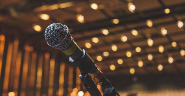 Povestea de viață tumultoasă a Tinei Turner. A trăit într-o căsnicie abuzivă, iar cei doi copii ai săi au murit