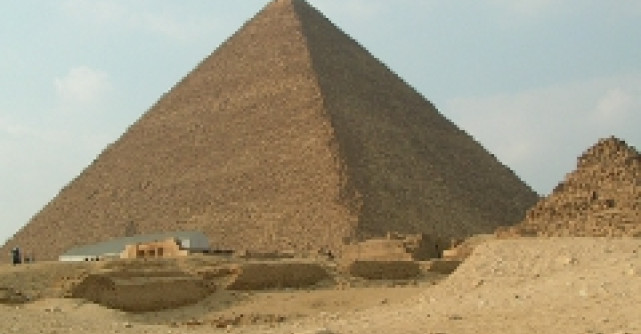Noile descoperiri despre piramide fac furori pe internet