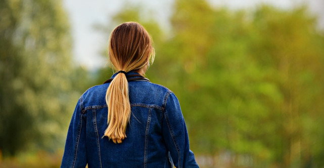 Ce se întâmplă dacă îți prinzi prea des părul în coadă