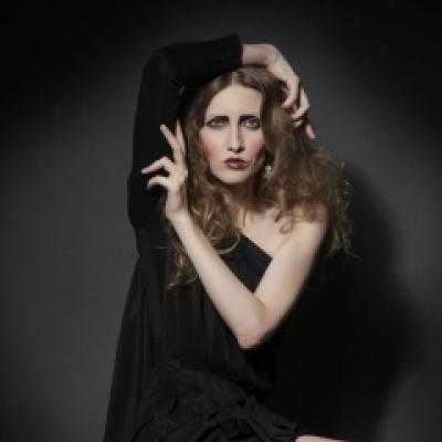 Iulia Albu, prima coperta animata cu Robert Pattinson!