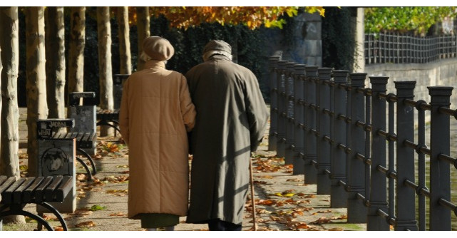 Acesti batranei de 70 de ani au decis sa divorteze. Motivul? Mi-au dat lacrimile