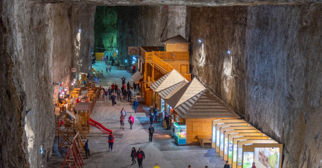 Un an de la dezastrul de la Praid. Minerii au tras clopotul salinei inundate