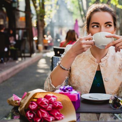 Feminintate. Bucurie. Renastere.  Care este cuvantul tau pentru primavara?