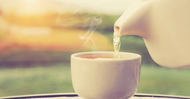 6 lucruri care se intampla in corpul tau cand bei apa calda pe stomacul gol