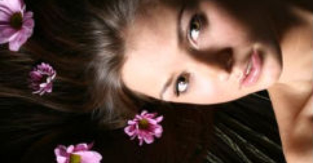 5 masti naturale pentru hidratarea parului pe timp de vara