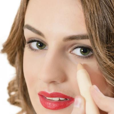 Anticearcane BIO: ingrijesc delicat pielea si acopera complet