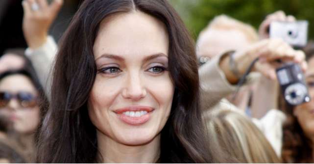 Cele 5 lectii de viata pe care le poti invata de la Angelina Jolie