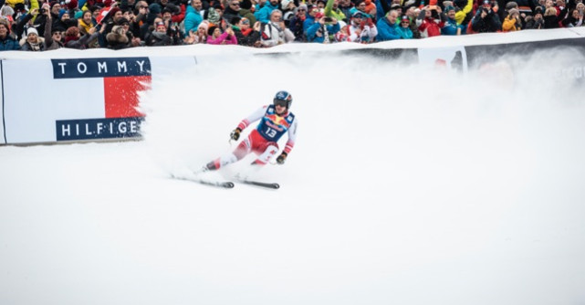 Tommy Hilfiger aduce trupa The Black Eyed Peas la Hahnenkamm Ski Races 2020