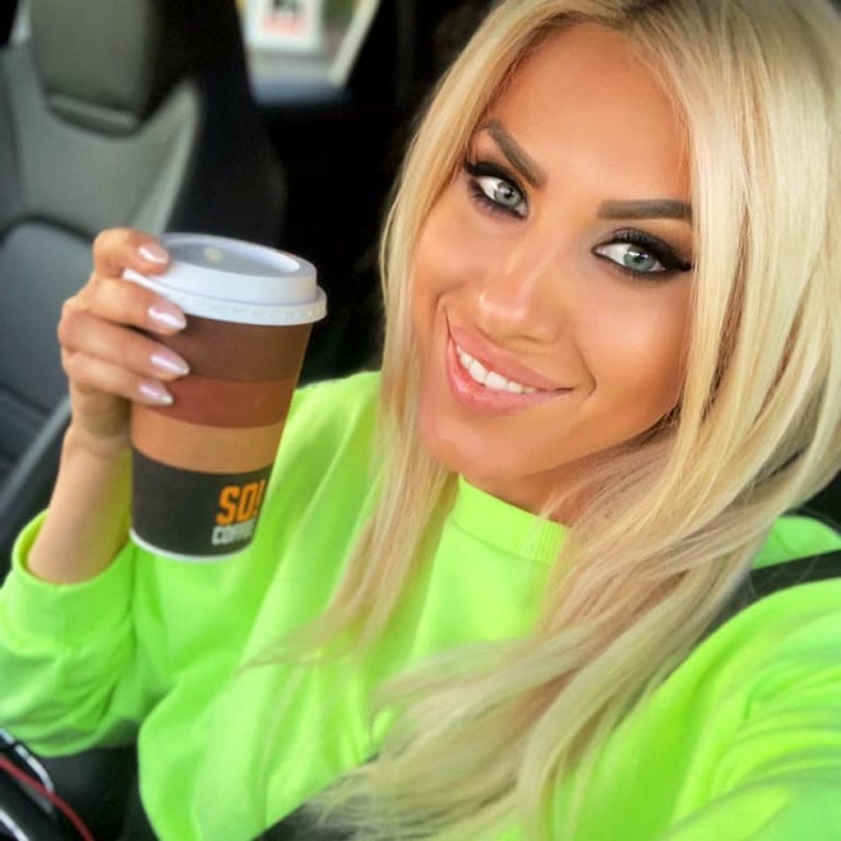 Amna, de la durere la încredere în sine. Artista, lecții din postura de mamă singură: Nu se dezvoltă nimeni în stare de confort