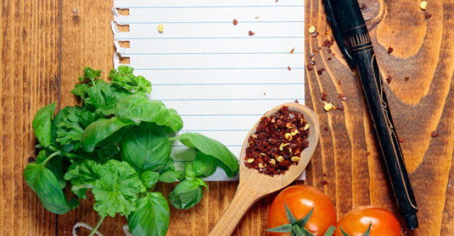 De pus in PERETE: Lista alimentelor care taie POFTA DE MANCARE