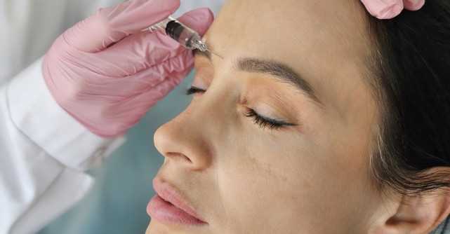 Ce se întâmplă cu fața ta dacă îți pui botox prea devreme? Greșeli și riscurile tratamentelor „preventive” înainte de 35 de ani