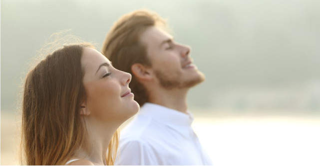 4 Tehnici de respiratie pentru a reduce stresul