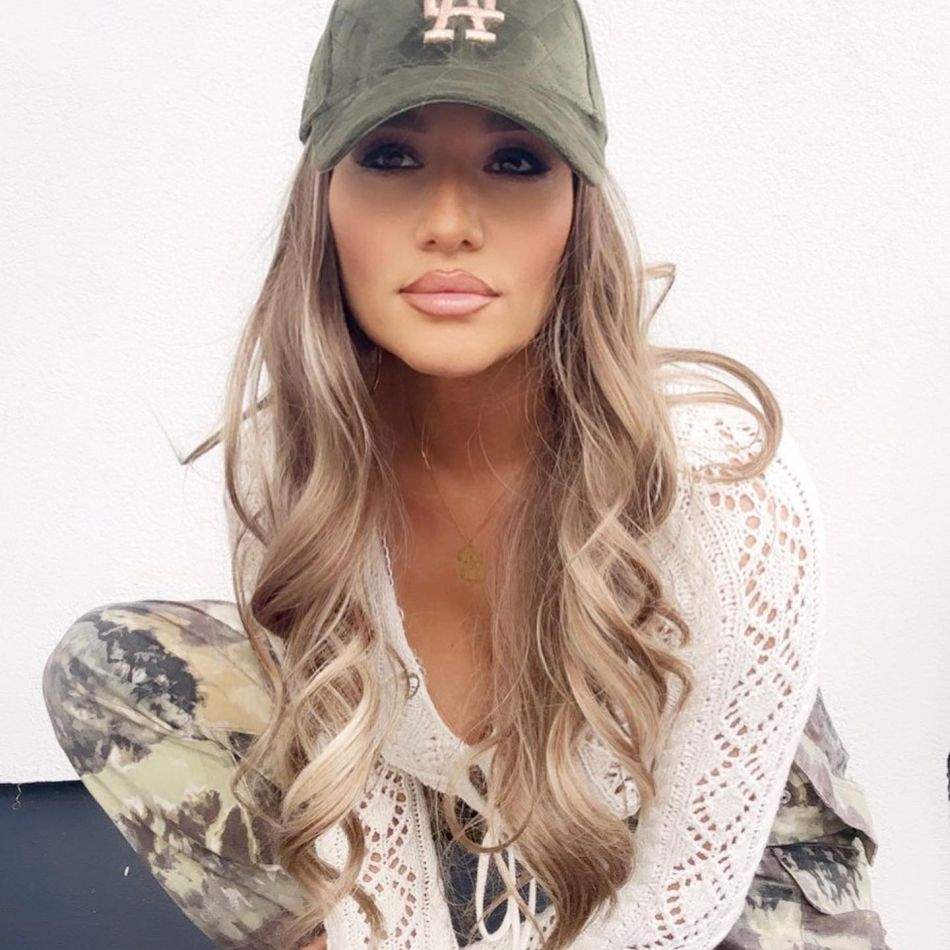 Claudia Pătrășcanu, surprinsă în ipostaze tandra în brațele unei ispite masculine:  Avea să fie dificil pentru mine...