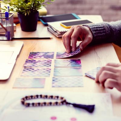 Cum te pot ajuta cărțile de tarot să ai grijă de sănătatea mintală