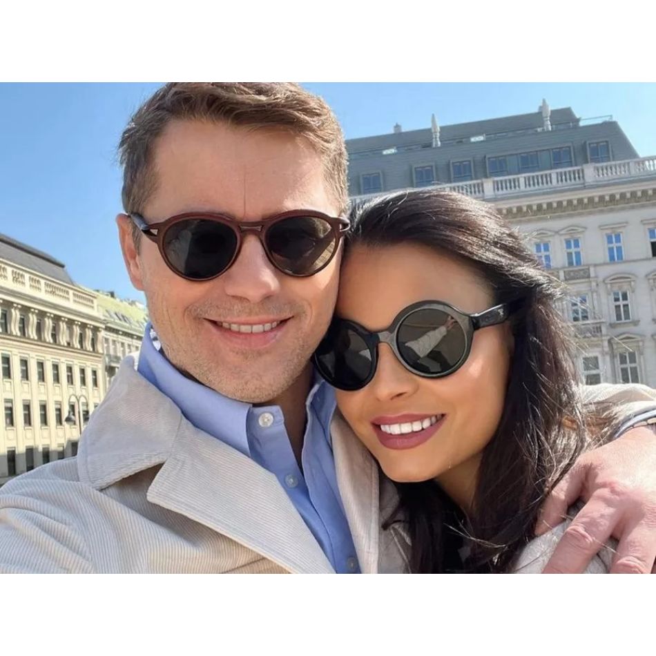 Adi Sînă nu se uită la bani atunci când vine vorba de soția sa. Ce cadou de zeci de mii de euro i-a făcut artistul Ancăi Serea?