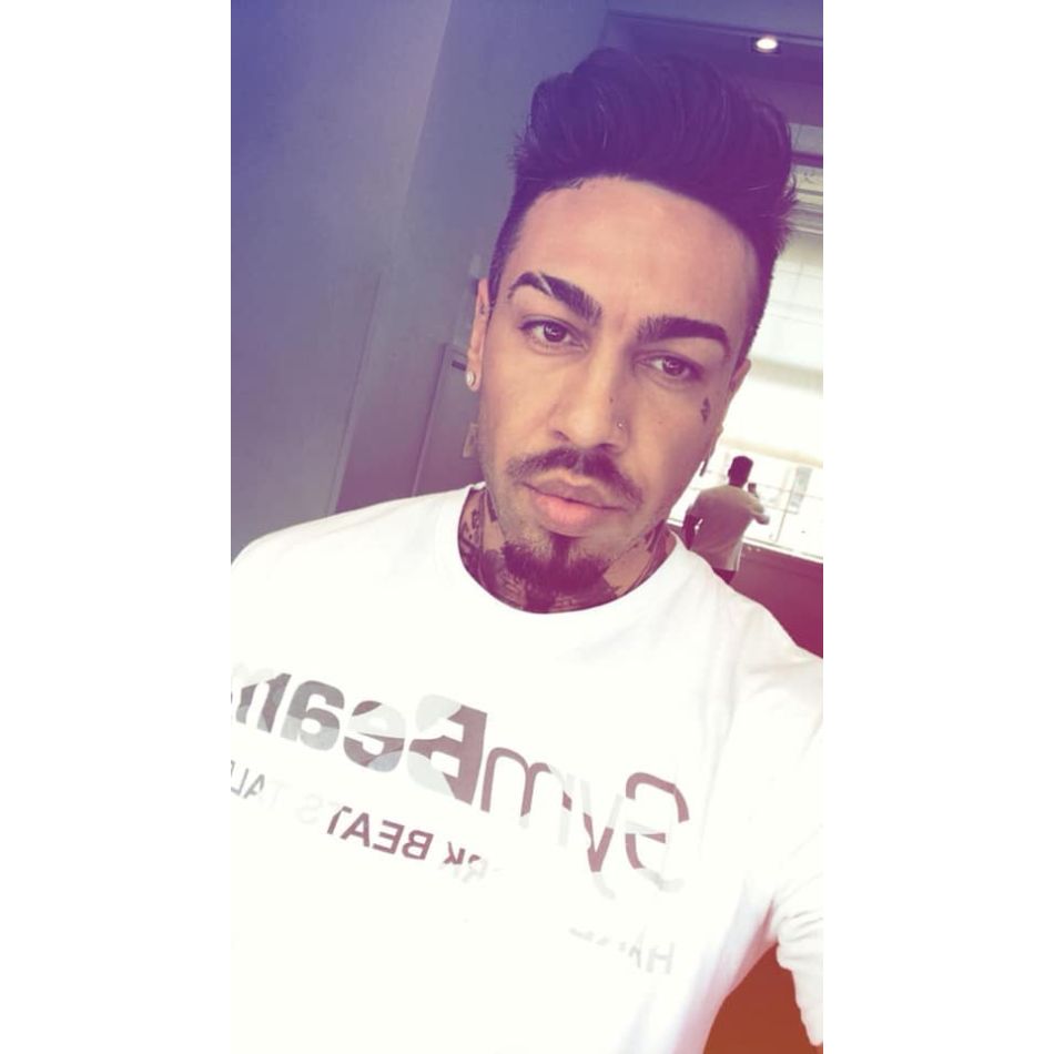 Ce meserie are de fapt Alex Velea? Artistul speră că nu va profesa niciodată