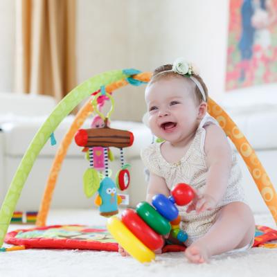 Jucării pentru bebeluși care nu trebuie să lipsească din cameră