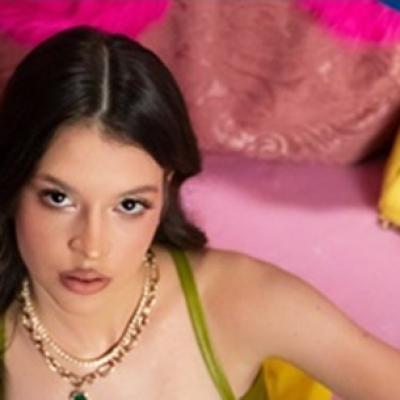  Eu cu ce mă îmbrac? - Cleopatra Stratan lansează hitul verii!