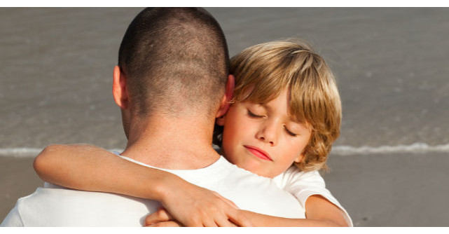 Acest baietel si-a jignit tatal. Ce a facut barbatul? INCREDIBIL