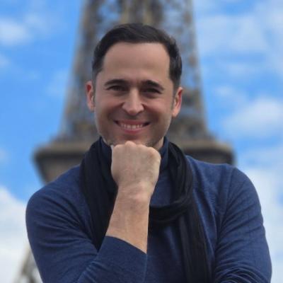 Dinu Maxer, la un pas să-și piardă vederea! Un dop de șampanie i-a provocat o traumă gravă la ochiul drept
