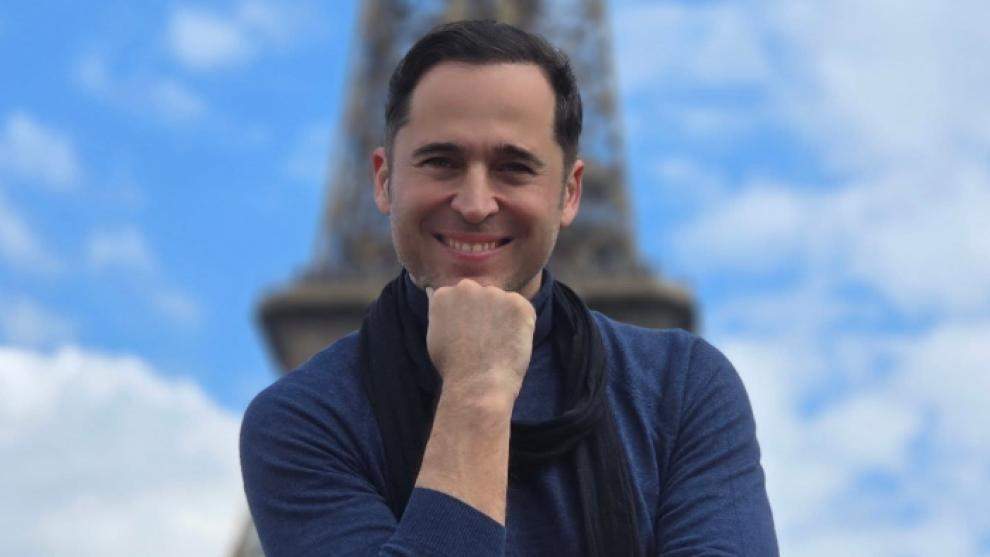 Dinu Maxer, la un pas să-și piardă vederea! Un dop de șampanie i-a provocat o traumă gravă la ochiul drept